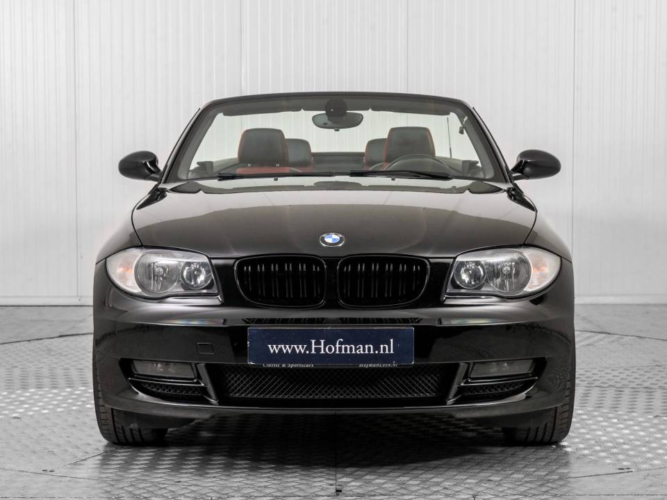 Bild 15/50 von BMW 118i (2009)