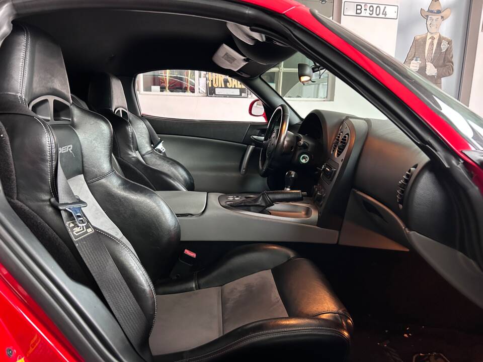 Image 20/22 of Dodge Viper SRT10 (2008)