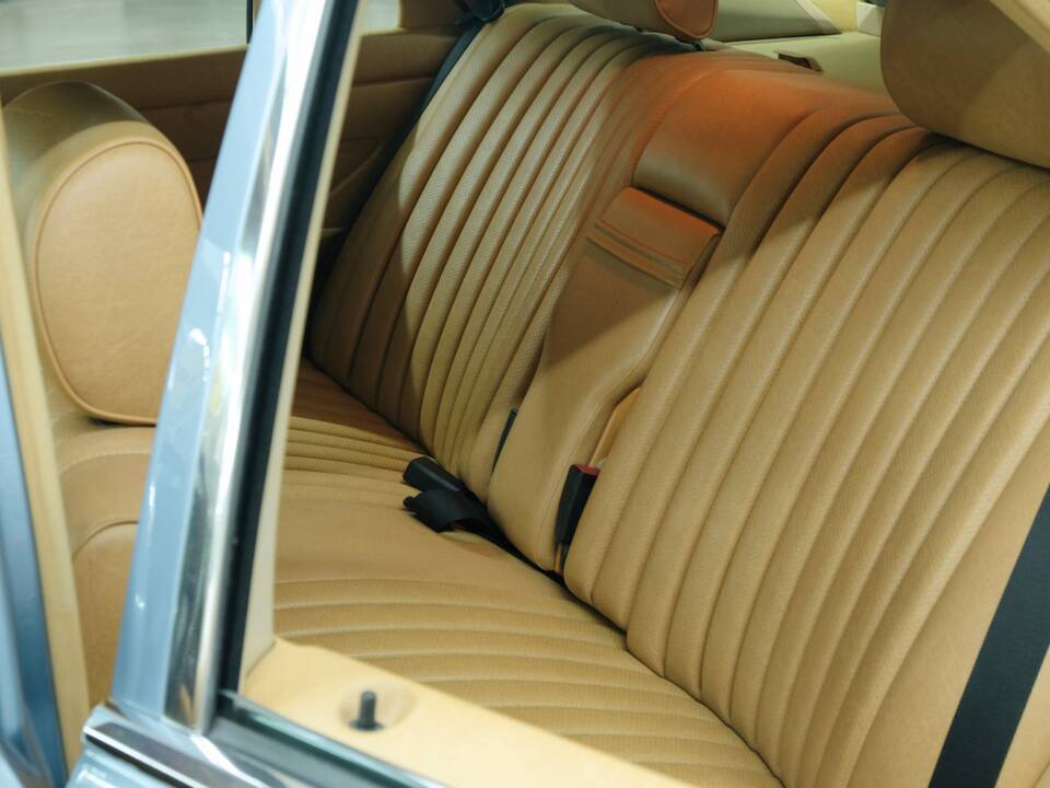 Bild 36/50 von Mercedes-Benz 420 SE (1988)