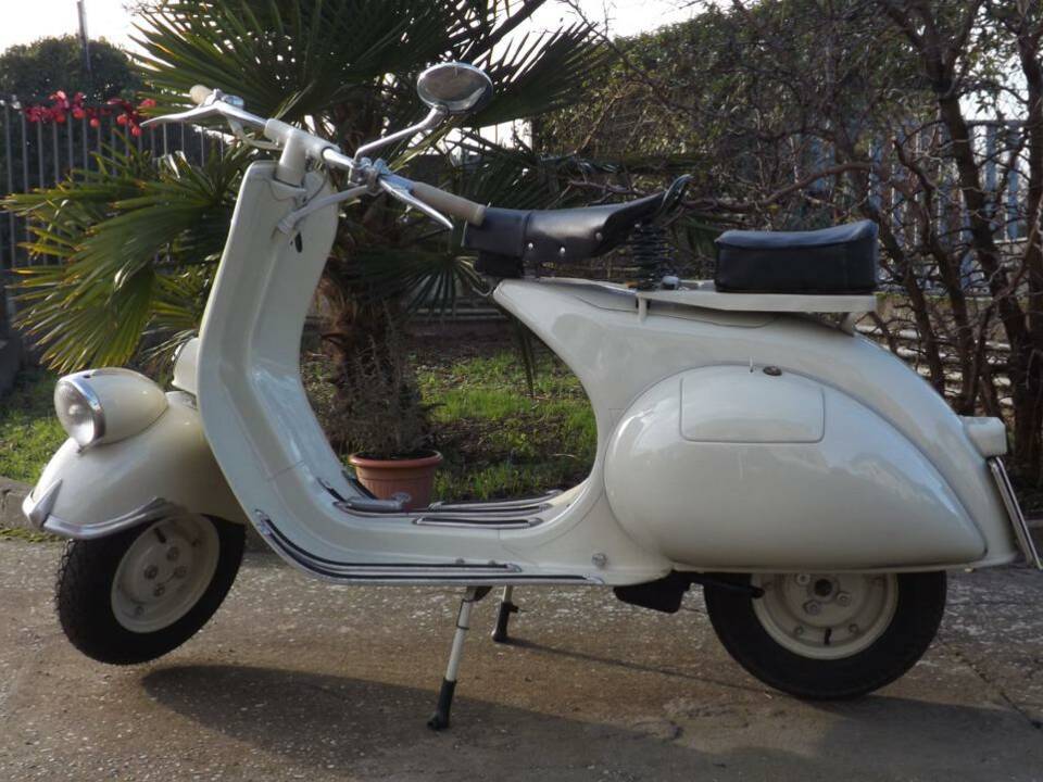 Immagine 20/38 di Piaggio Vespa 125 (1957)