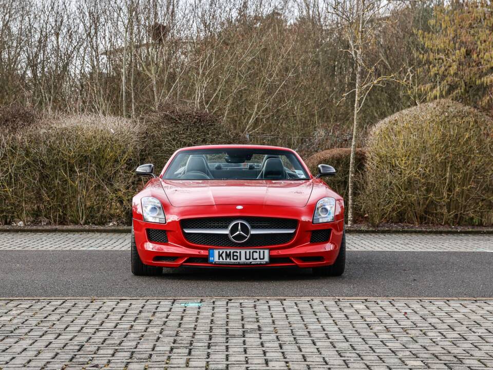 Image 34/40 of Mercedes-Benz SLS AMG Roadster (2011)