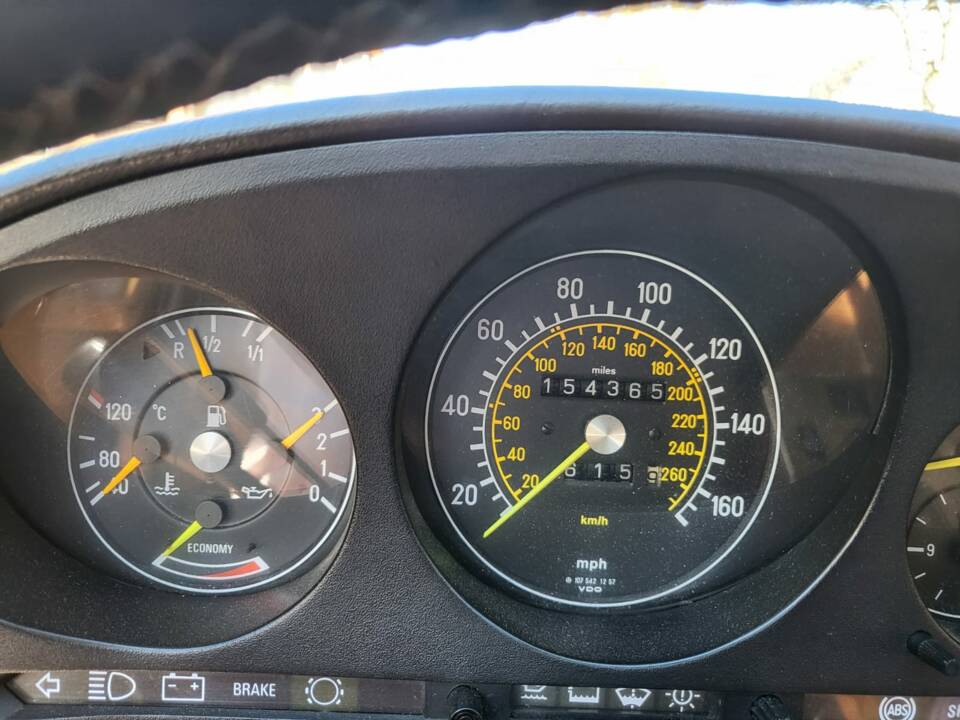 Image 6/8 of Mercedes-Benz 560 SL (1988)