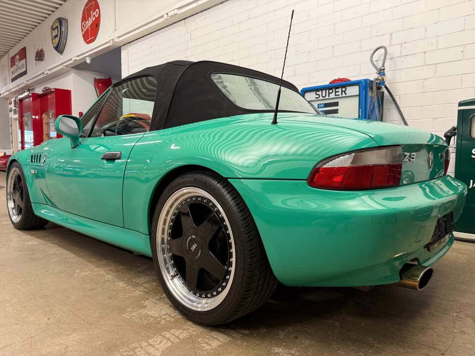 Bild 15/21 von BMW Z3 1.9i (1999)