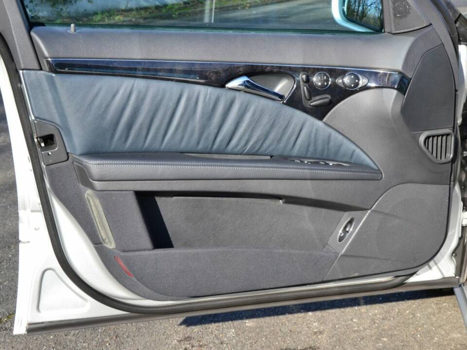 Imagen 8/100 de Mercedes-Benz E 55 AMG (2003)