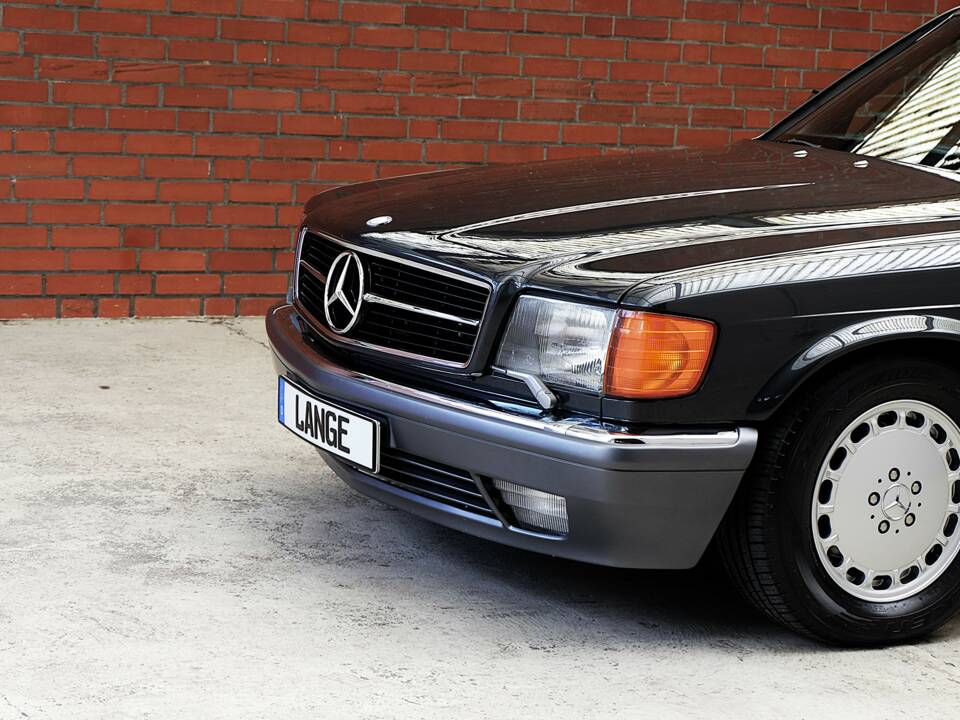 Image 7/79 of Mercedes-Benz 560 SEC (1991)