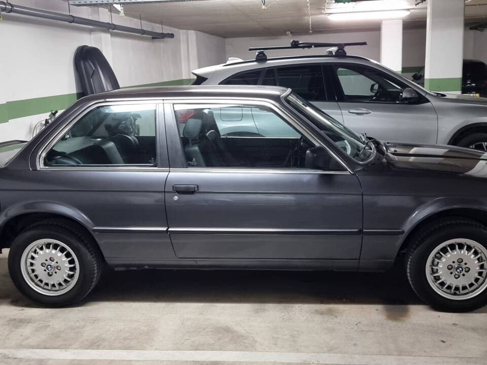 Image 95/100 of BMW 323i (1984)
