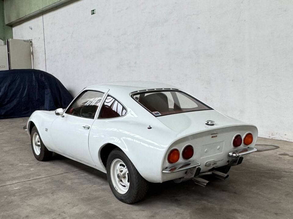 Image 2/159 of Opel GT 1900 (1970)