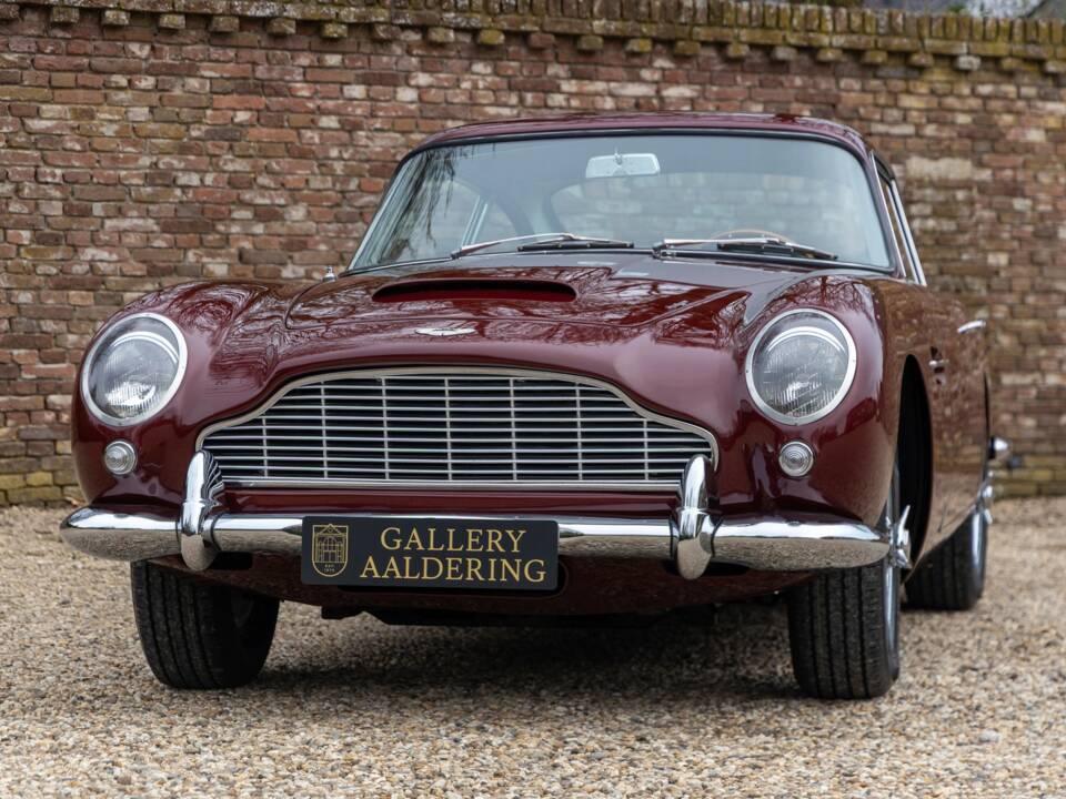 Image 12/50 de Aston Martin DB 5 Vantage (1965)