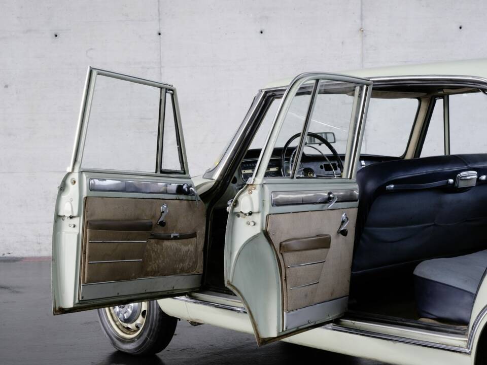 Image 16/48 of Alfa Romeo 2600 Berlina (1962)