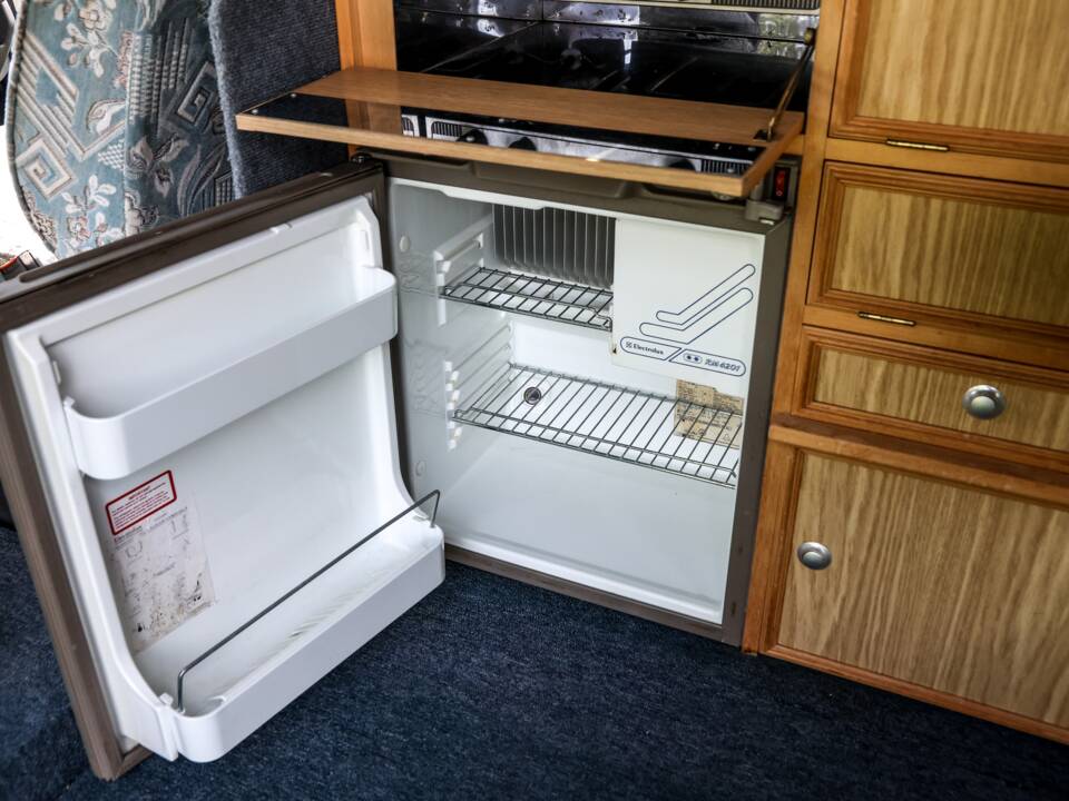 Image 35/37 of Volkswagen T4 California 2.0 (1996)