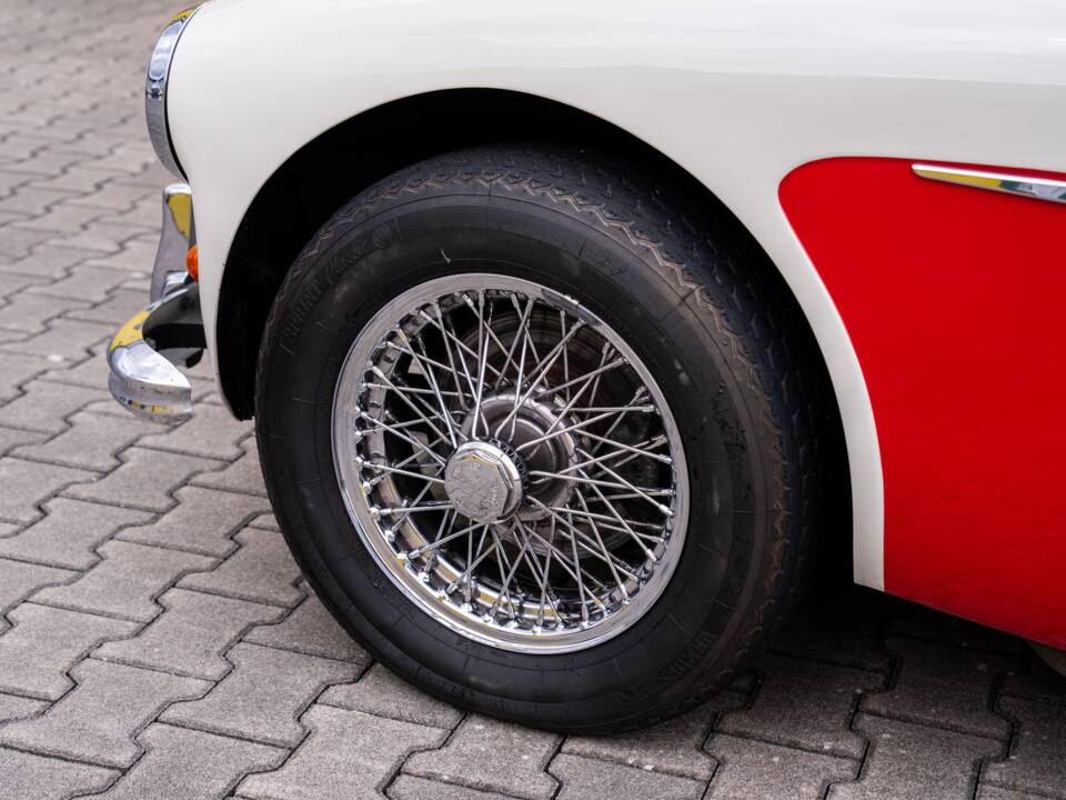 Image 14/72 de Austin-Healey 3000 Mk II (BJ7) (1962)