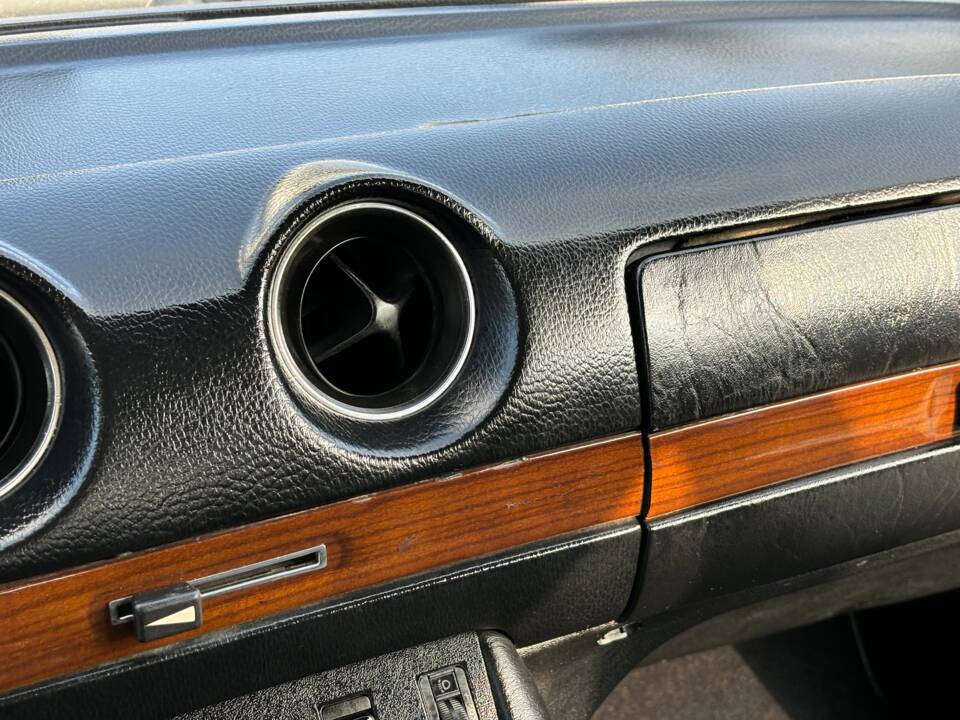 Image 30/51 of Mercedes-Benz 230 TE (1983)