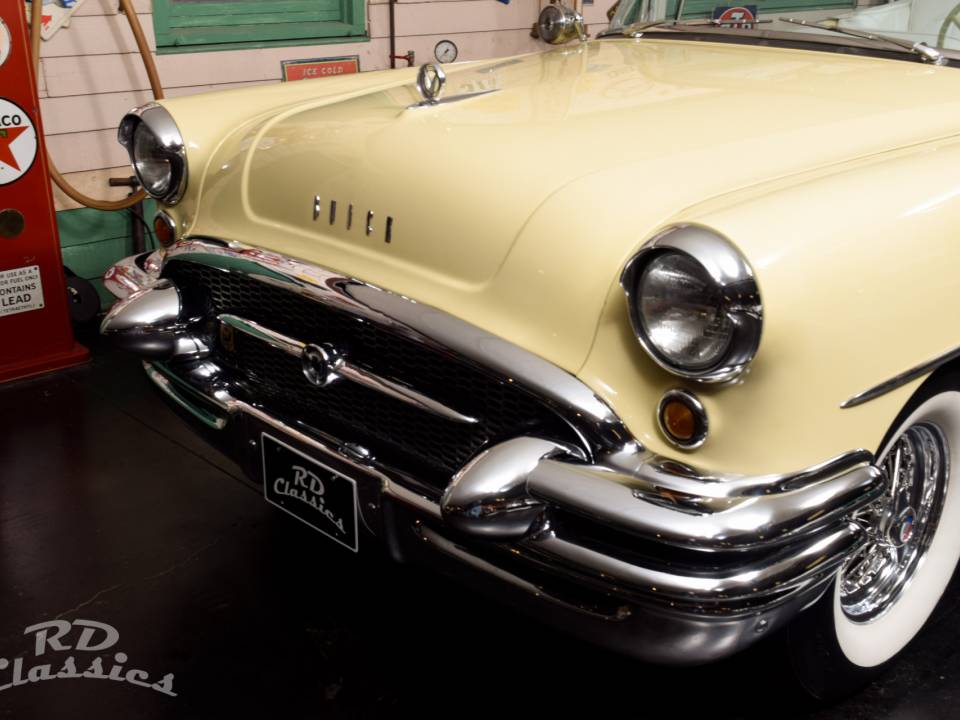 Image 13/34 of Buick 40 Special Convertible (1955)