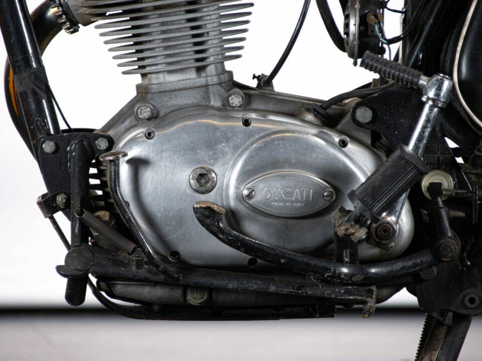 Bild 19/50 von Ducati 250 Scrambler (1971)