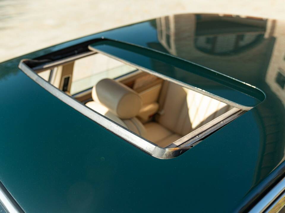 Afbeelding 22/50 van Daimler XJ 6 4.0 (1991)