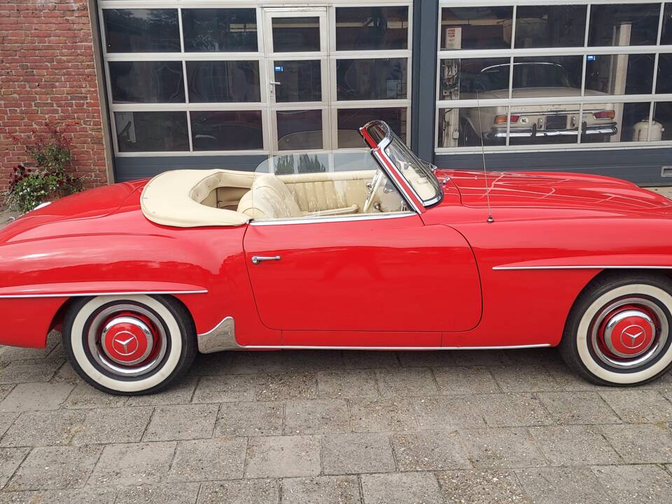 Image 2/34 of Mercedes-Benz 190 SL (1959)