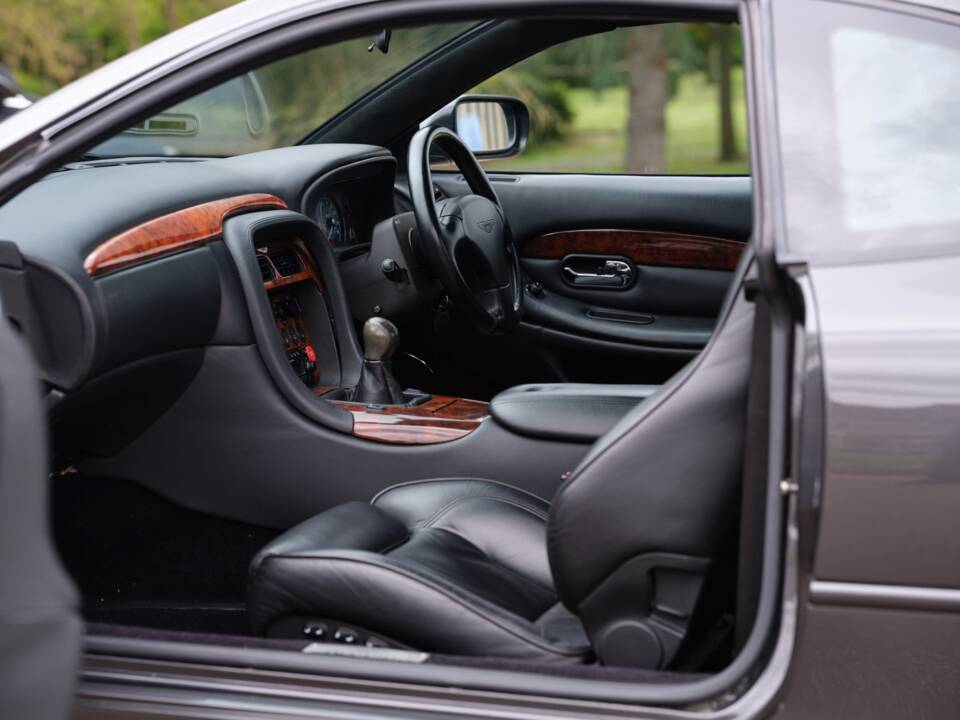 Bild 18/42 von Aston Martin DB 7 Vantage (2001)