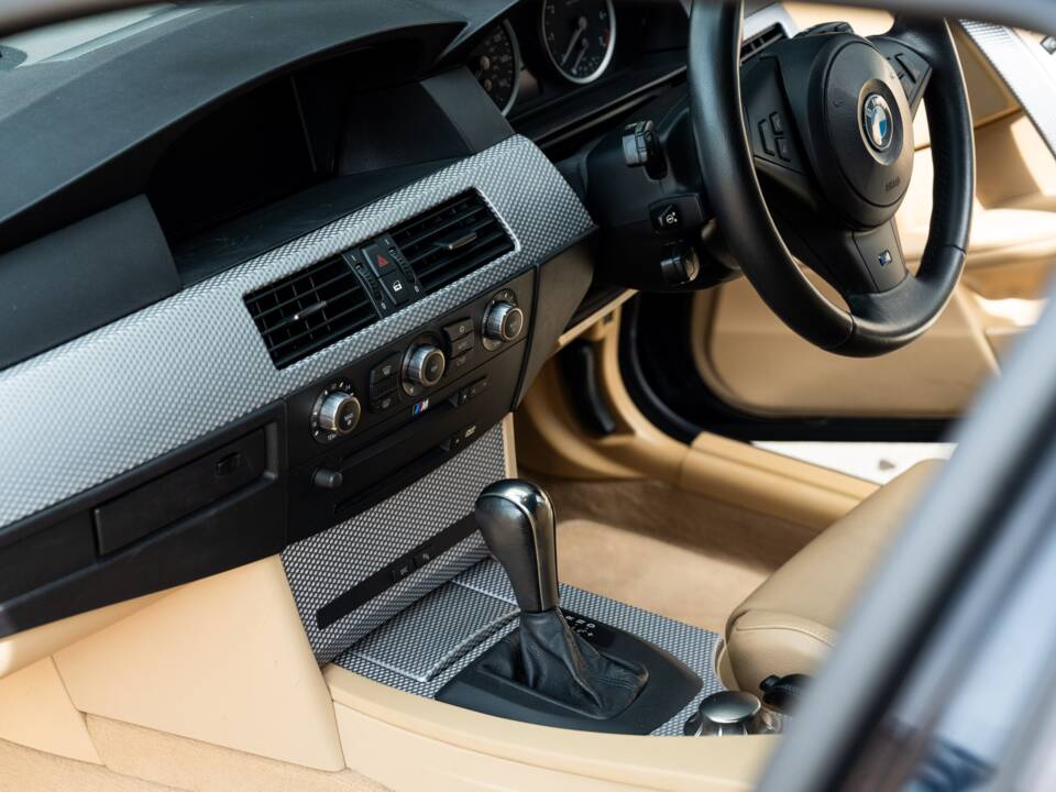 Imagen 43/65 de BMW 545i Touring (2005)