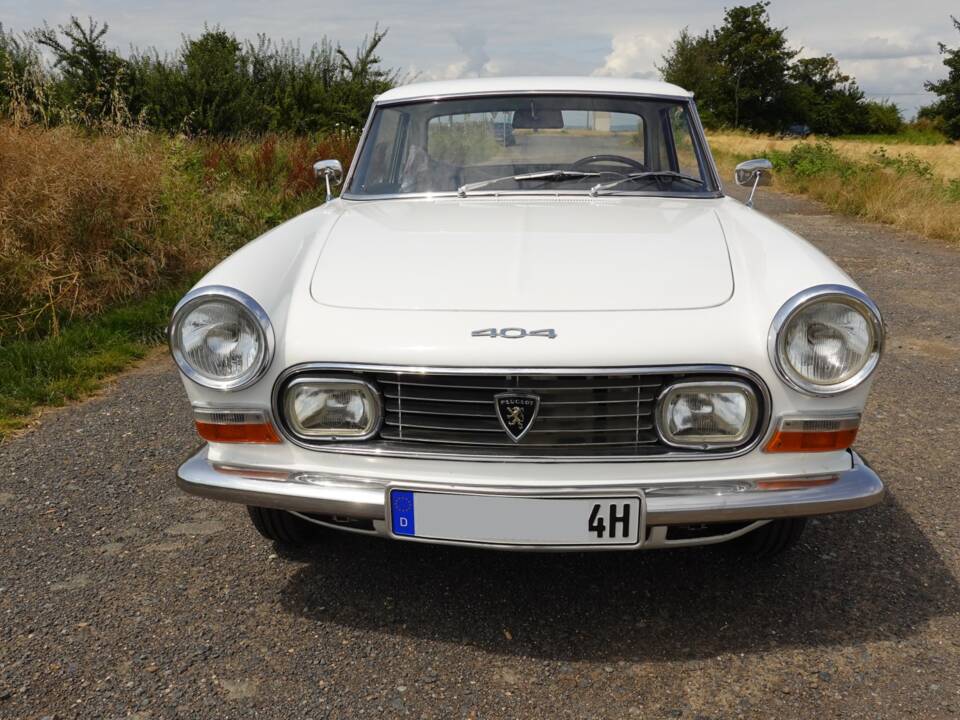 Image 2/36 de Peugeot 404 Coupé (1967)