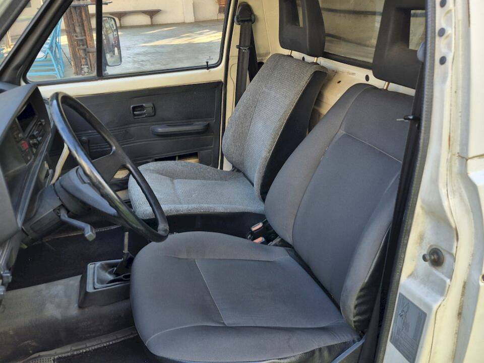Image 19/43 of Volkswagen Caddy I 1.6 D (1990)