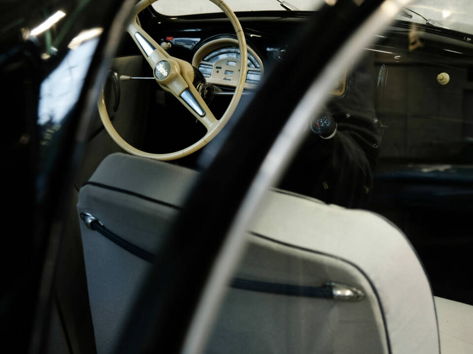 Image 19/23 of Lancia Appia C10 (1954)