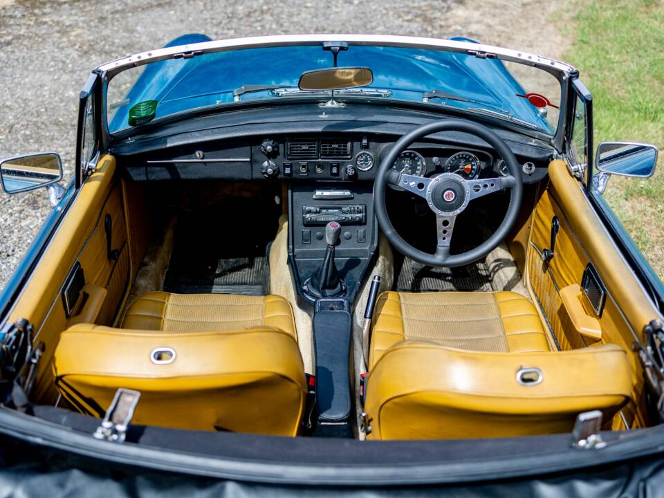 Imagen 33/50 de MG MGB (1973)