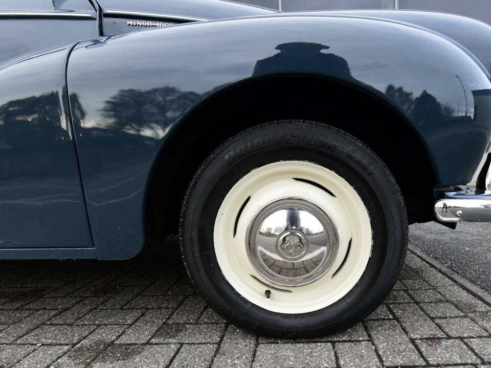 Image 48/50 of Morris Minor 1000 Traveller (1969)