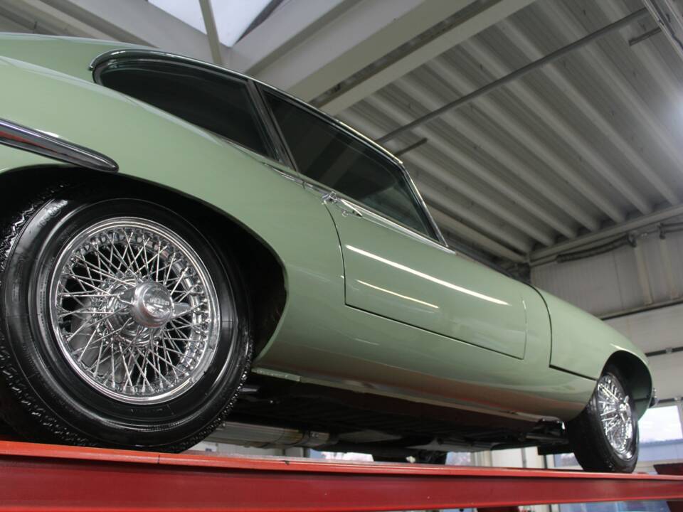 Imagen 10/50 de Jaguar E-Type 4.2 (1967)