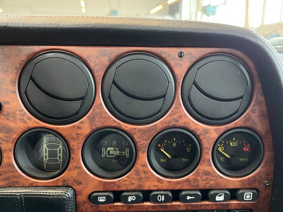 Image 14/47 of Lancia Thema 8.32 (1989)