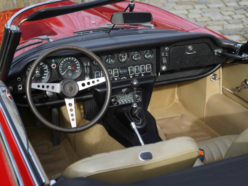 Bild 2/12 von Jaguar E-Type V12 (1972)