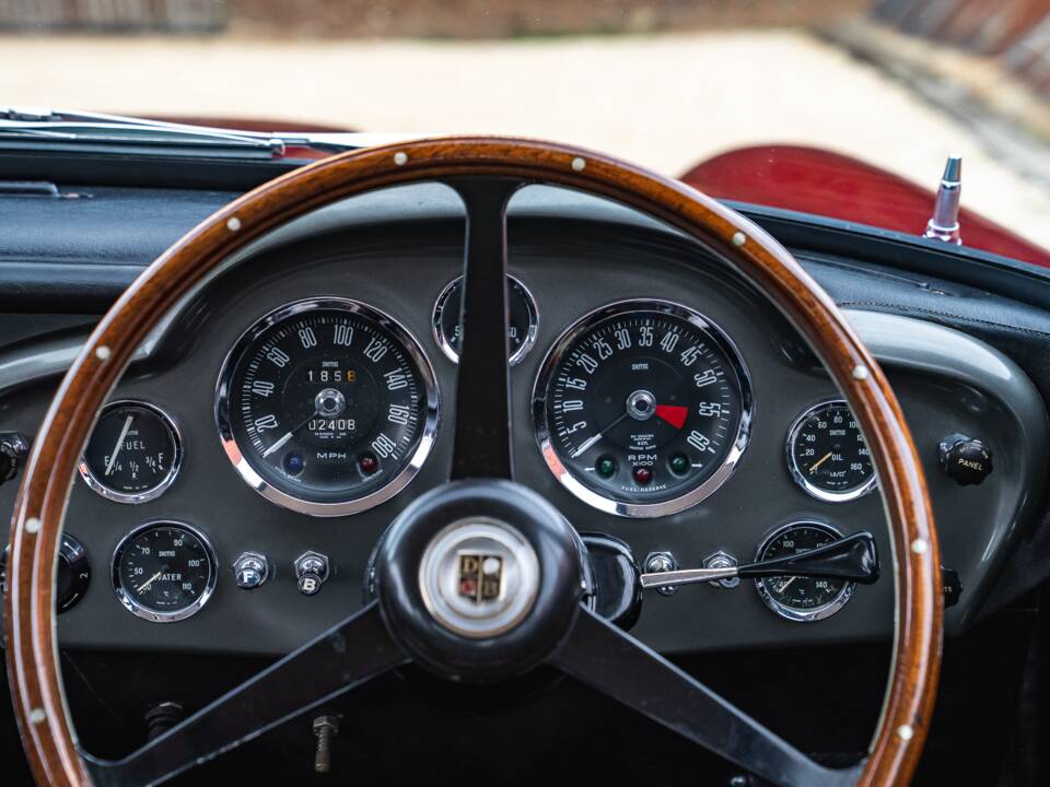 Bild 28/39 von Aston Martin DB 6 (1967)
