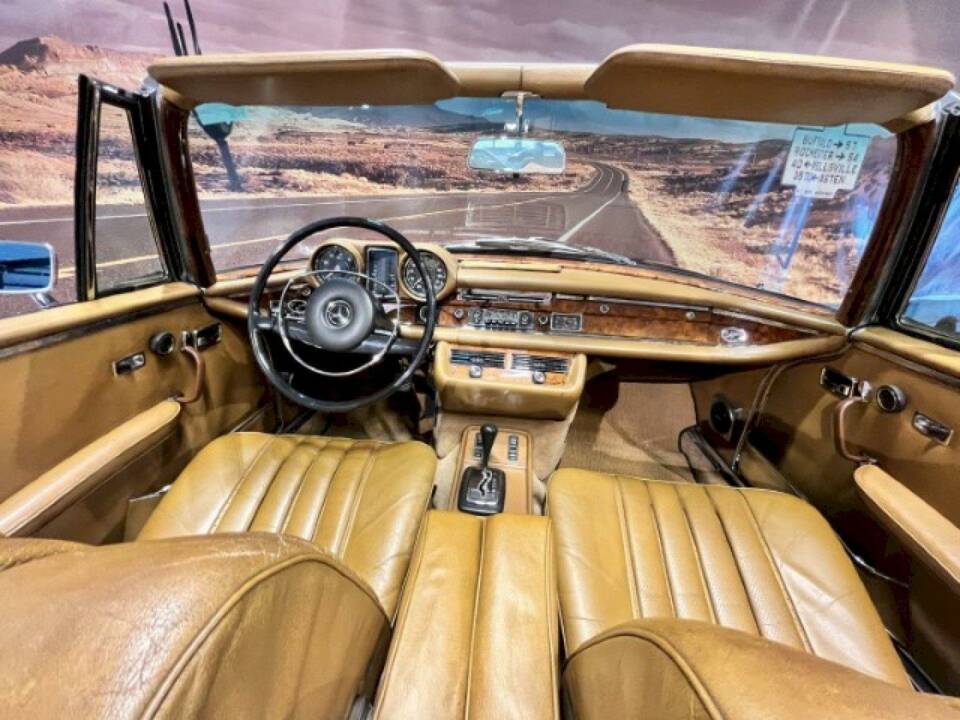 Bild 18/36 von Mercedes-Benz 280 SE 3,5 (1970)
