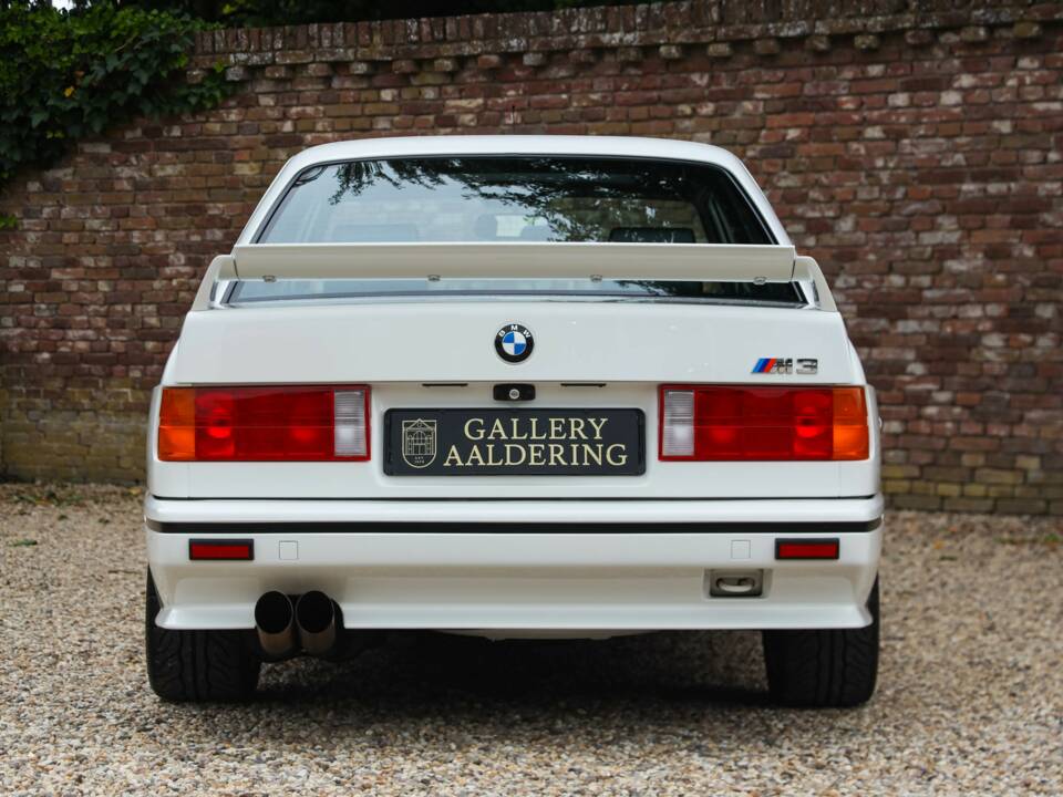 Image 6/50 of BMW M3 (1990)
