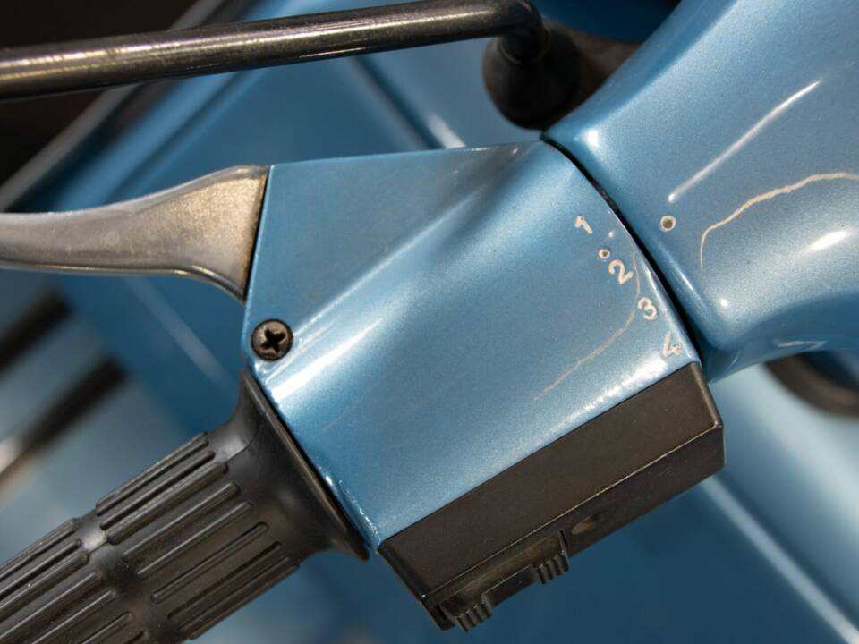 Image 26/31 of Piaggio Vespa PX 150 E (1982)