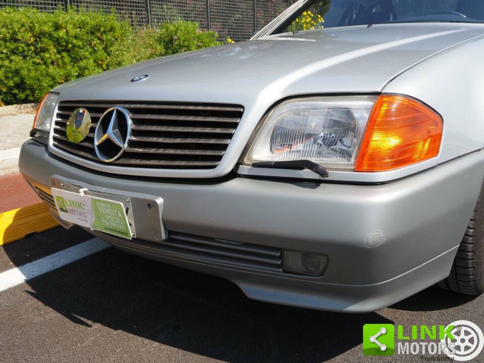 Image 34/50 of Mercedes-Benz 300 SL-24 (1992)