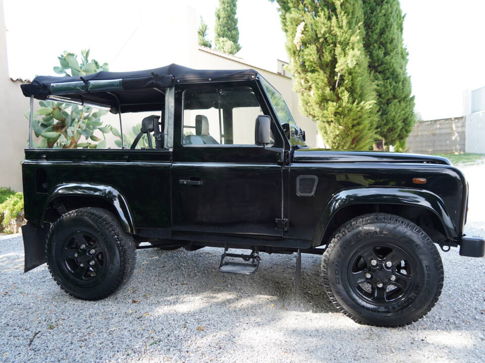 Bild 90/97 von Land Rover Defender 90 Td5 (2000)