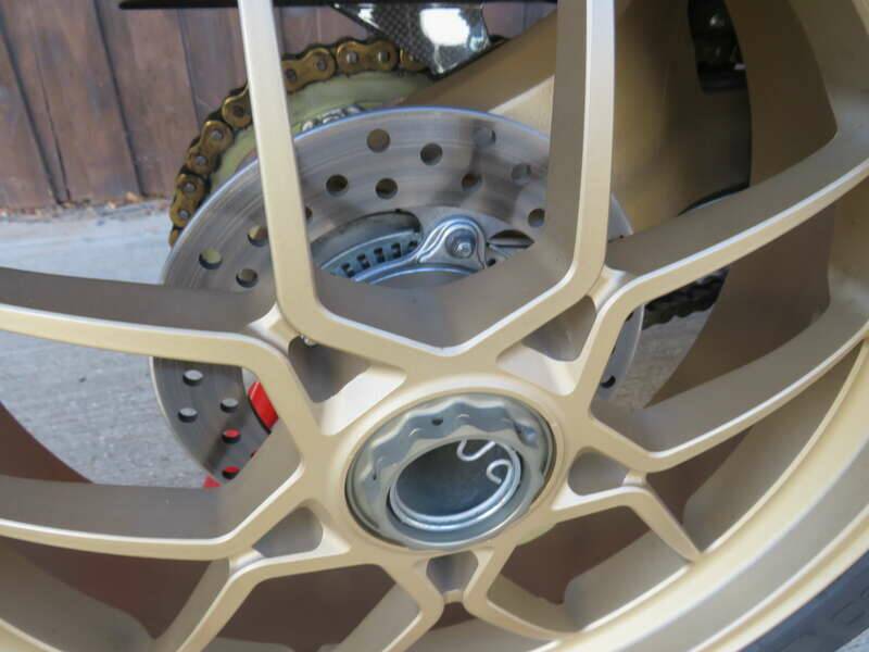 Bild 39/45 von MV Agusta F3 675 Serie Oro (2012)