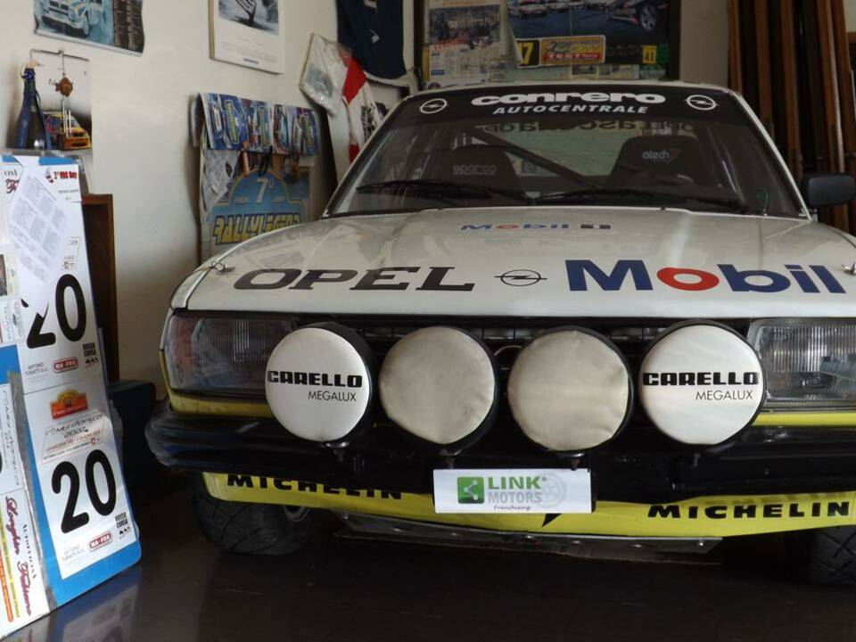 Imagen 3/40 de Opel Ascona 2,0 E (1981)