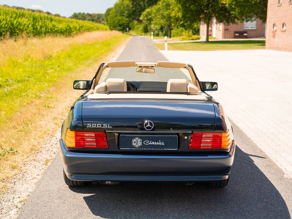 Image 7/44 de Mercedes-Benz 500 SL (1990)