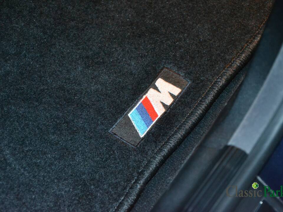 Image 22/50 of BMW 323i (1998)