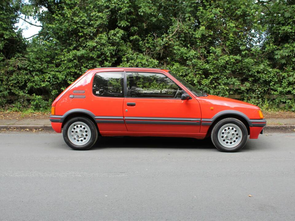 Imagen 7/17 de Peugeot 205 GTi 1.6 (1989)