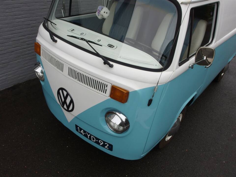 Bild 10/99 von Volkswagen T2b Kastenwagen (1977)