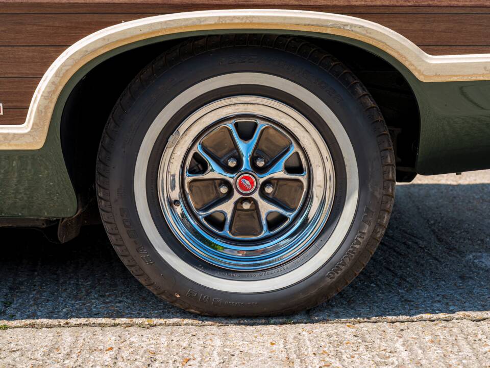Image 11/28 of Ford LTD Country Squire (1968)