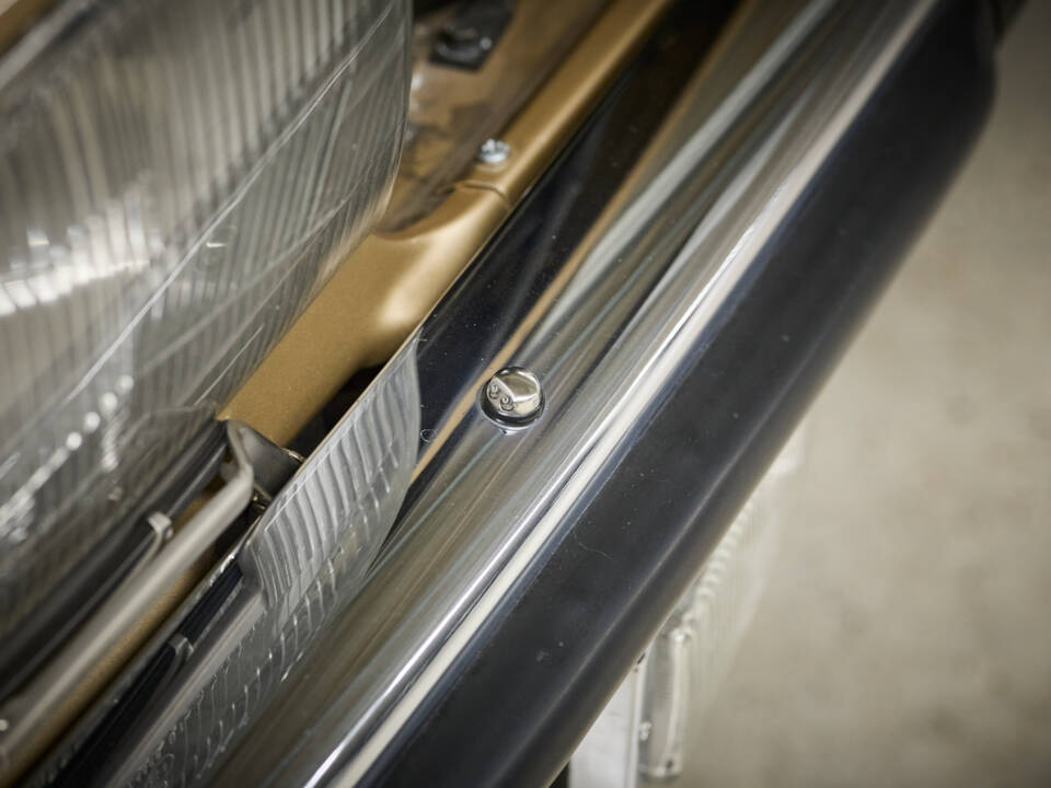 Image 42/99 of Mercedes-Benz 300 SL (1987)