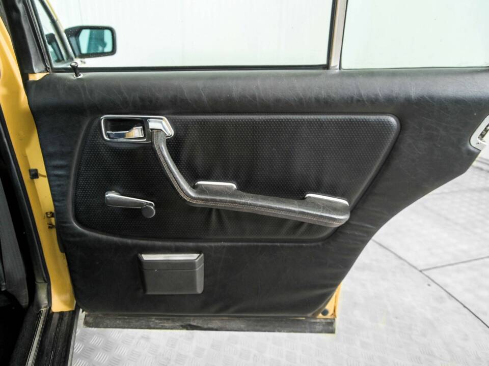 Bild 37/50 von Mercedes-Benz 300 TD Turbodiesel (1981)