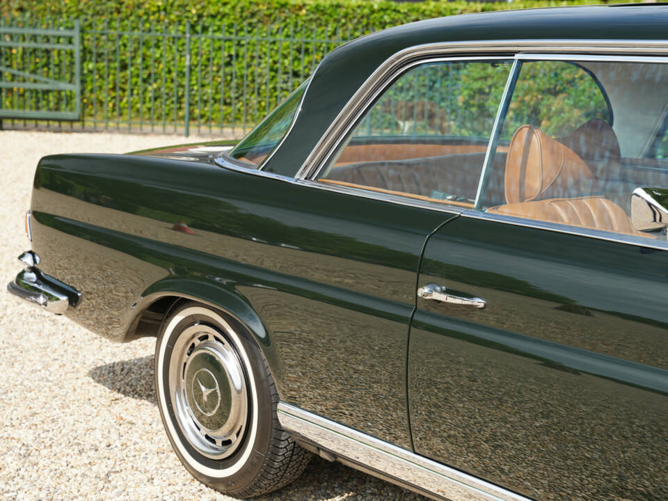 Image 43/50 of Mercedes-Benz 280 SE 3,5 (1971)