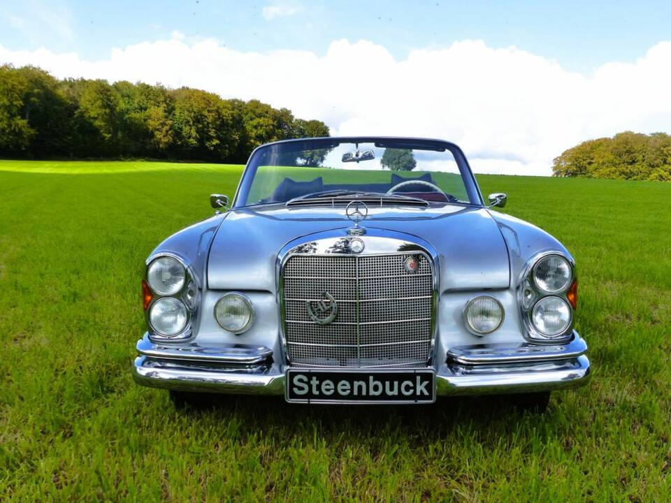 Mercedes-Benz 250 SE Cabriolet (W 111) silber 1966