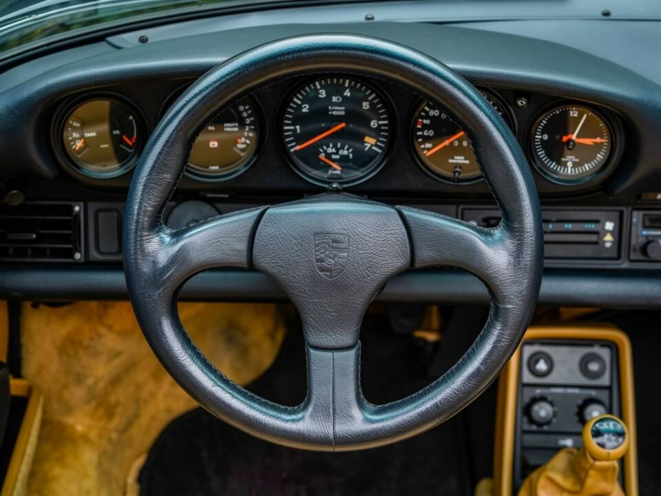 Image 15/16 of Porsche 911 Turbo 3.3 (1988)