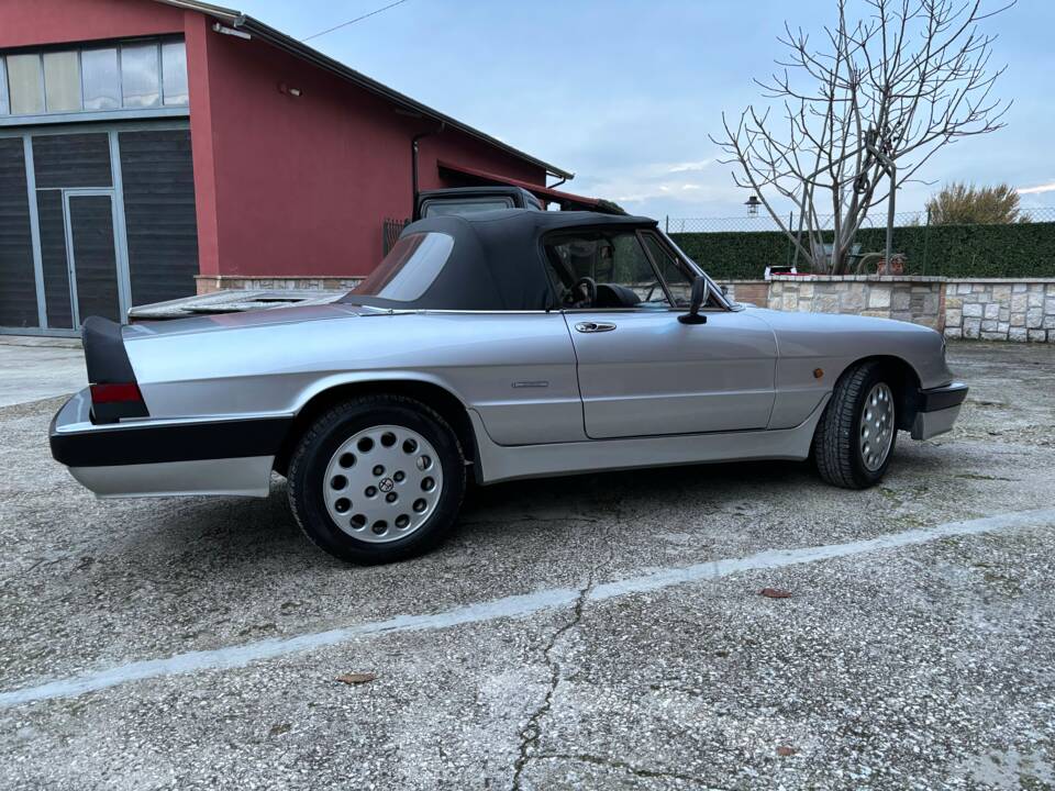 Immagine 9/22 di Alfa Romeo Spider Quadrifoglio (1985)