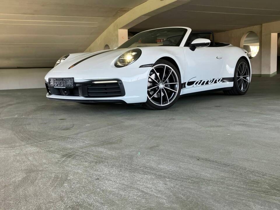 Image 5/22 de Porsche 911 Carrera (2023)